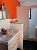Salle de bain orange